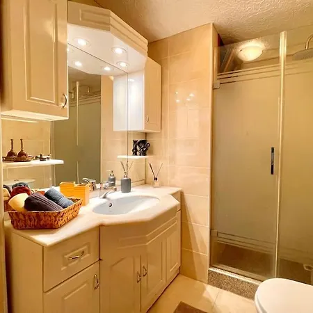 Bright Cozy Stacked Ideally Located N Kadikoy * イスタンブール